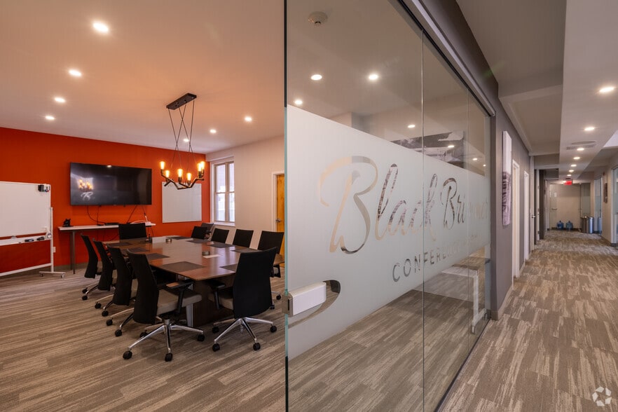 More Photos Of 1087 Elm St, Manchester Office For Lease