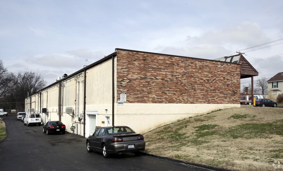 More Photos Of 1319-1339 Caulks Hill Rd, Saint Charles General Retail For Sale