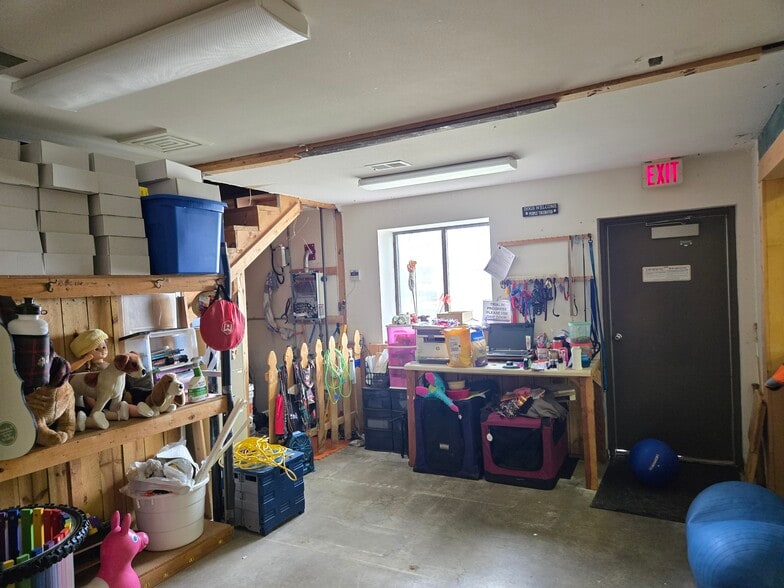 More Photos Of 2109 Madison St, Stevens Point Warehouse For Sale