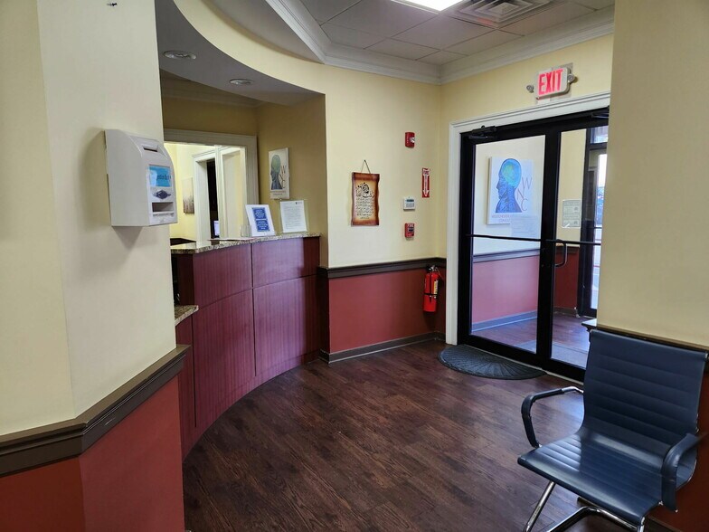 More Photos Of 1915 Central Park Ave, Yonkers Medical For Lease