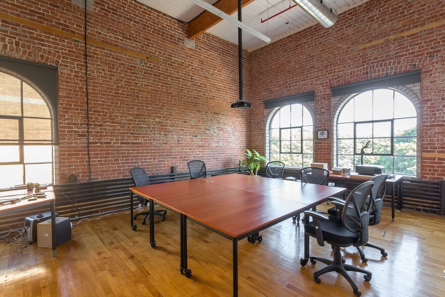 More Photos Of 630-644 Rue De Courcelle, Montréal Office For Lease