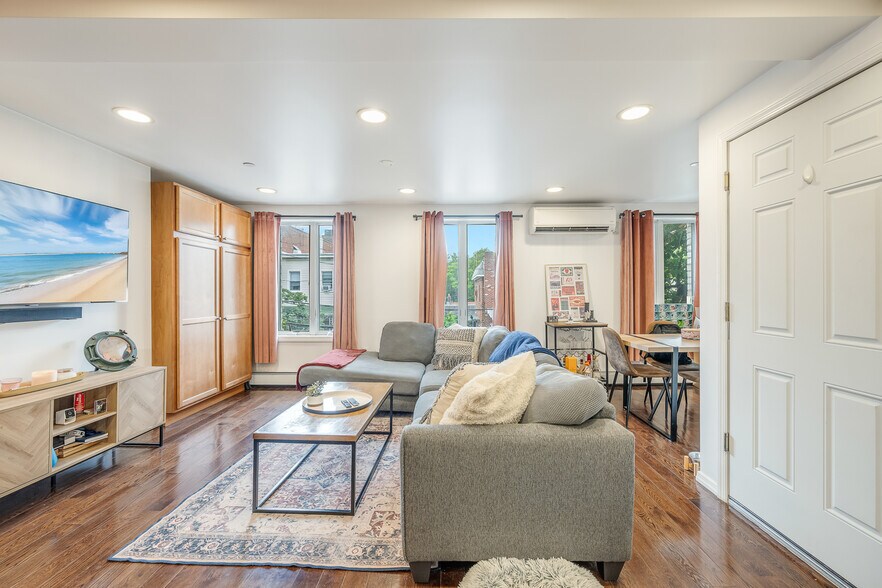 More Photos Of 2105 33rd Ave, Astoria Multifamily For Sale