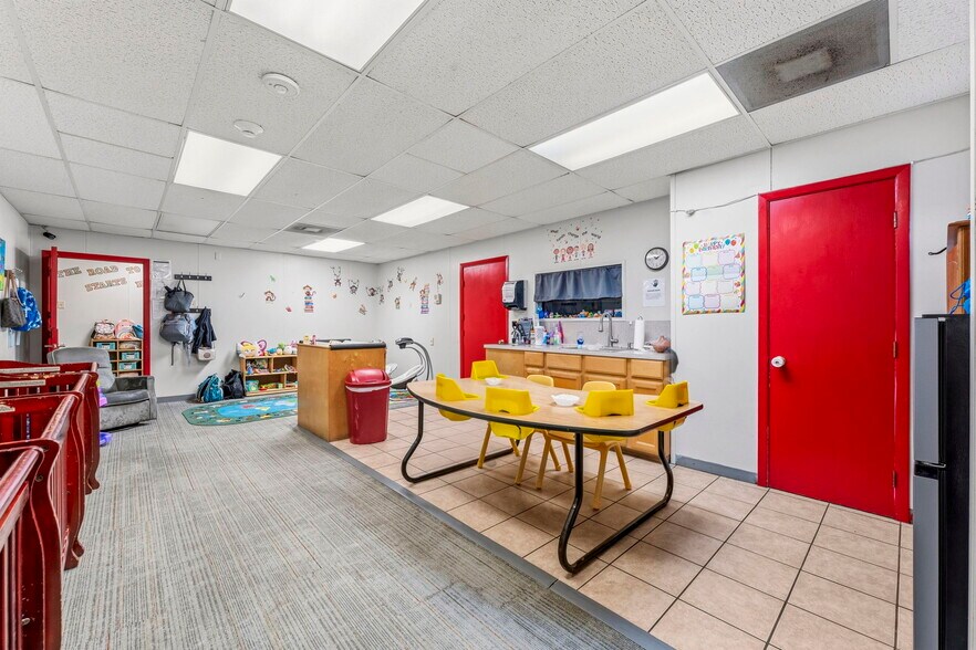 More Photos Of 16737 Sprawling Oaks Dr, Conroe Daycare Center For Sale