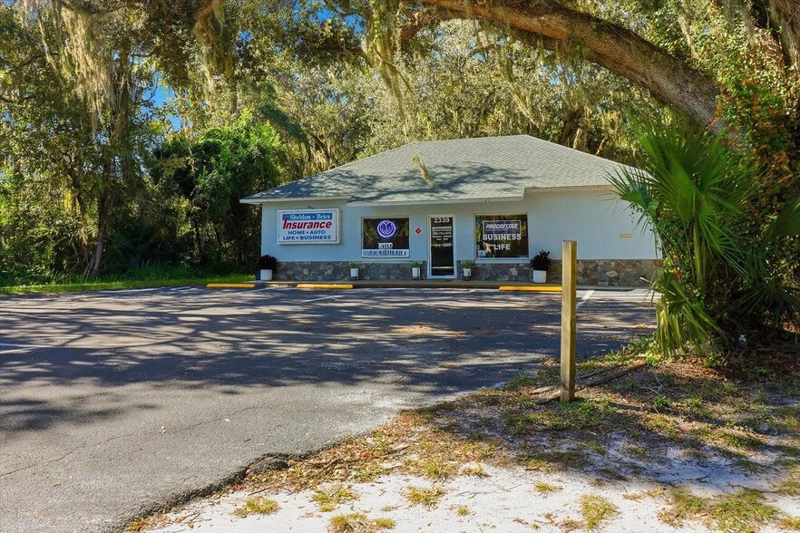 More Photos Of 2339 N Country Road 470, Lake Panasoffkee Office For Sale