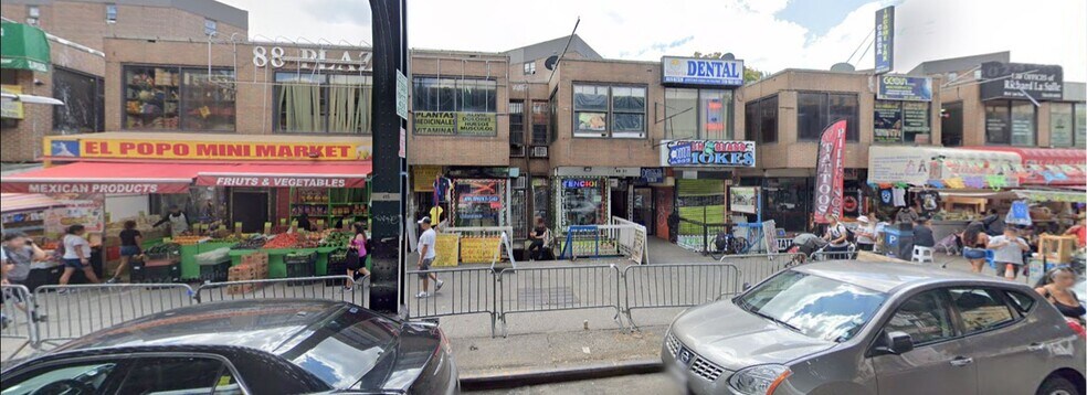 Primary Photo Of 88-22 Roosevelt Ave, Jackson Heights Storefront Retail Office For Lease