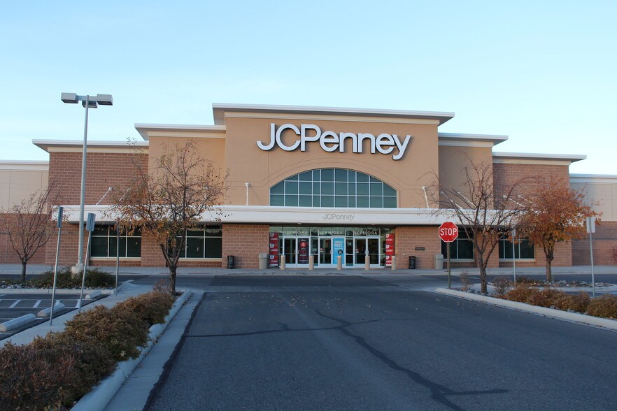 More Photos Of 3400 Rio Grande Ave, Montrose Department Store For Lease