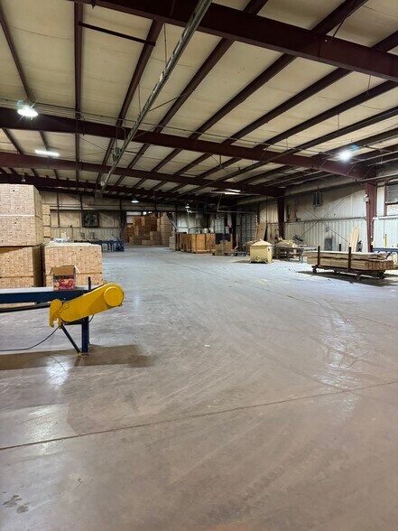 More Photos Of 700 Industrial Park Dr, Selmer Manufacturing For Sale