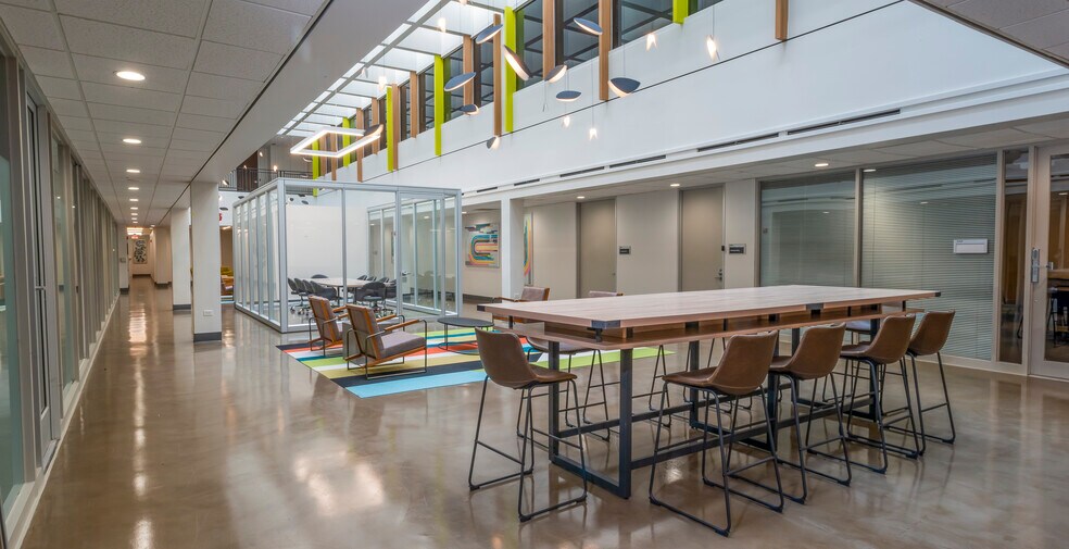 More Photos Of 7155 Old Katy Rd, Houston Office For Lease