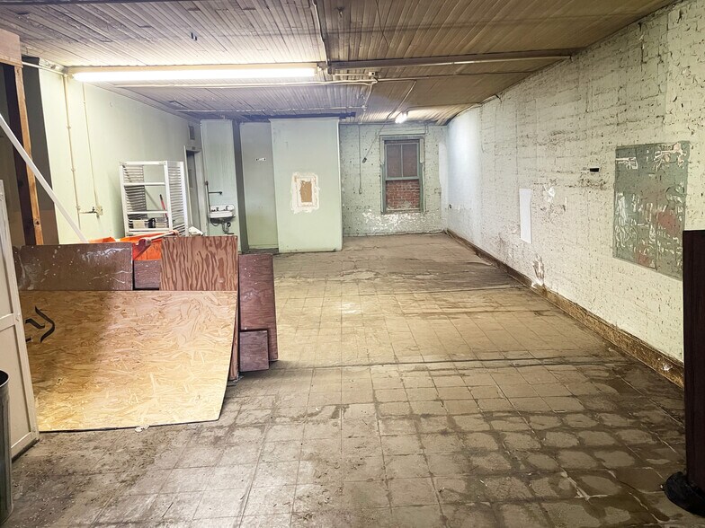 More Photos Of 207 W Third St, Winston-Salem Storefront Retail Office For Lease