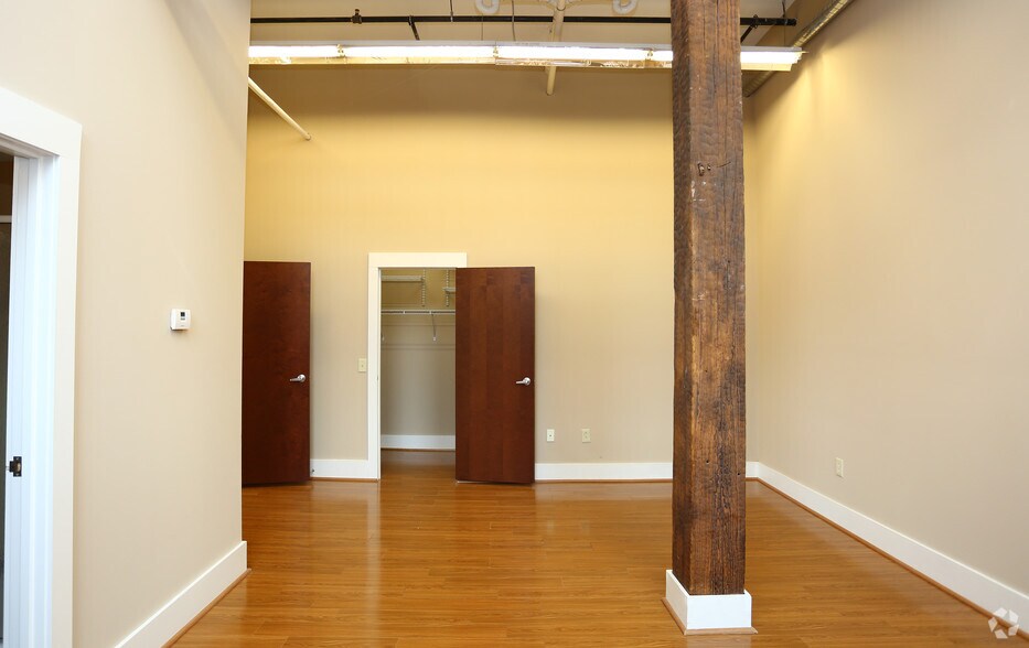 More Photos Of 55 Railroad St, Rochester Apartments For Lease