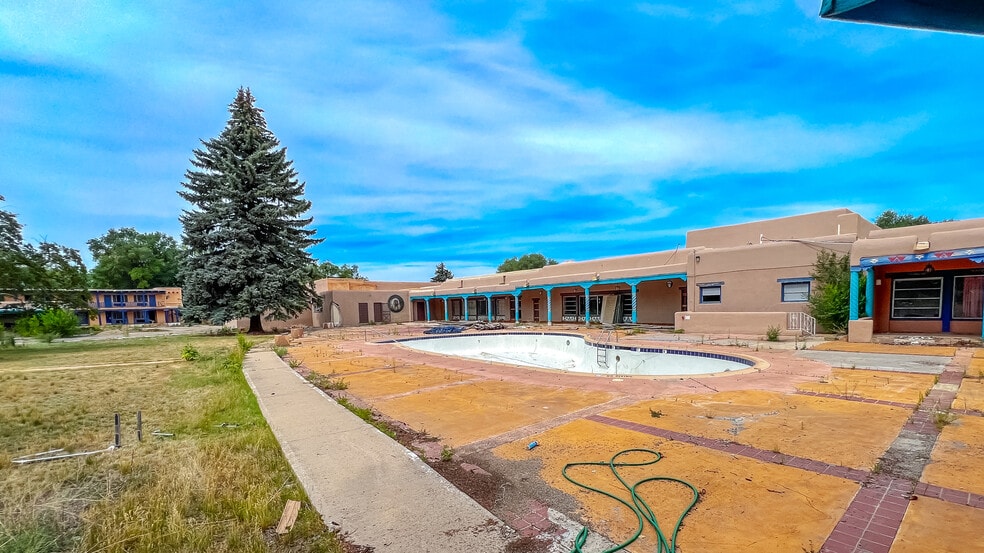 More Photos Of 413 Paseo Del Pueblo Norte, Taos Hotel For Sale
