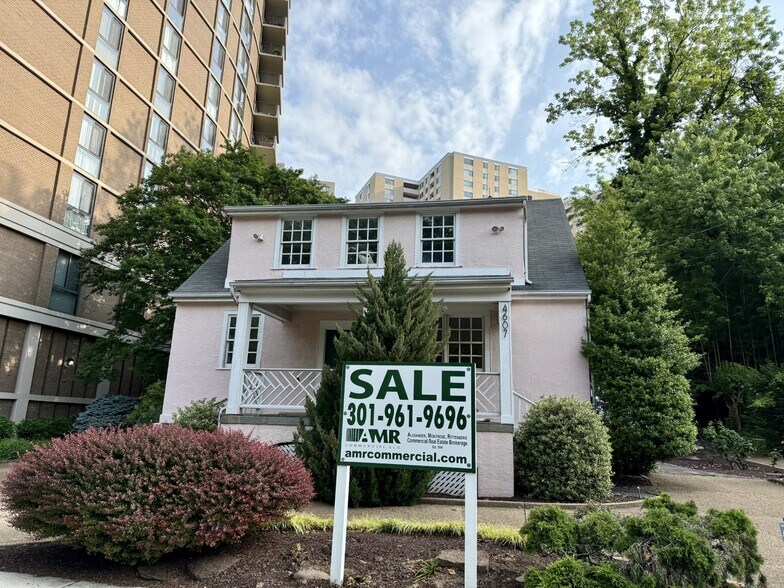Primary Photo Of 4607 Willard Ave, Chevy Chase Office For Sale