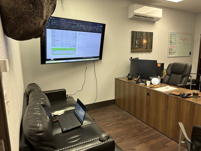 More Photos Of 1705 N Main St, Cleburne Auto Dealership For Lease