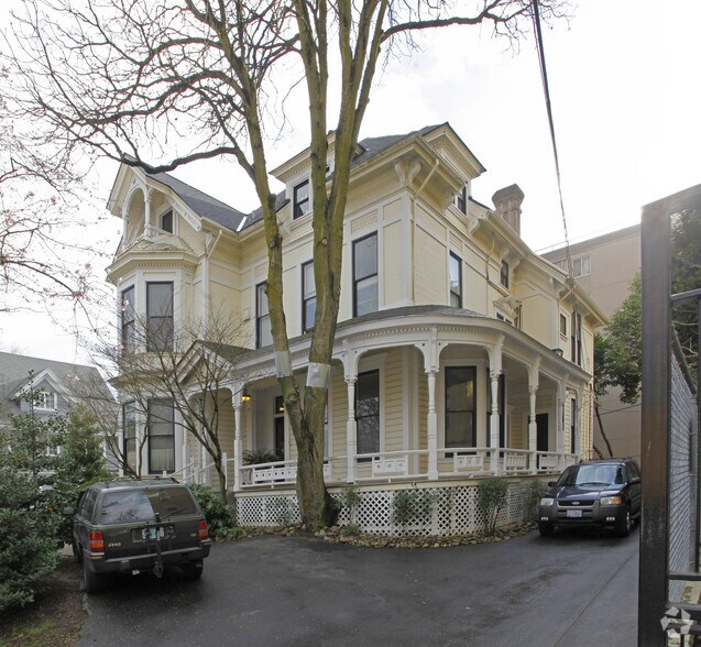 More Photos Of 1962 NW Kearney St, Portland Coworking Space