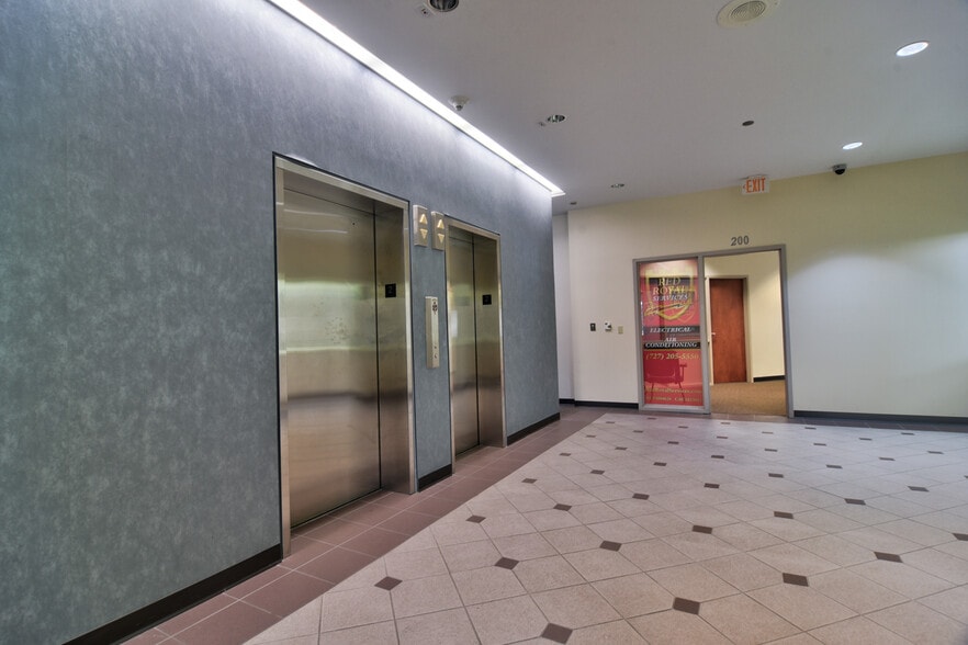 More Photos Of 1150 Cleveland St, Clearwater Office For Lease