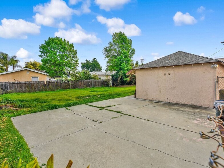 More Photos Of 607 E Central Ave, Santa Ana Land For Lease