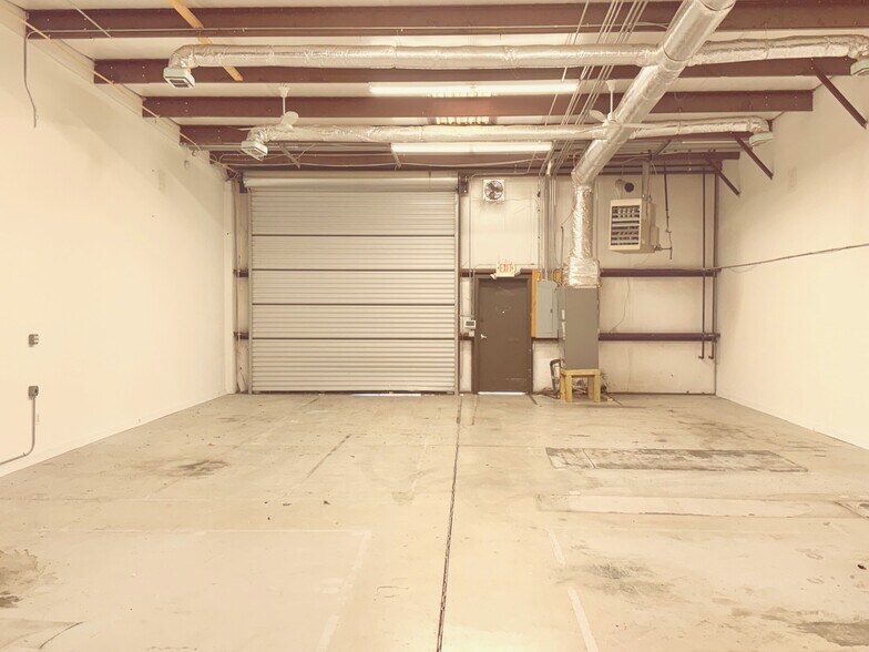 More Photos Of 6065 Parkway North Dr, Cumming Distribution For Sale