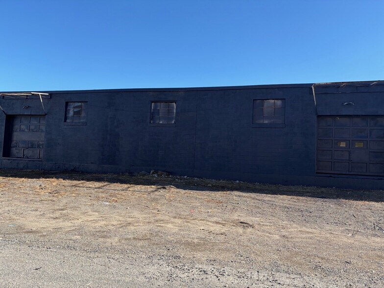More Photos Of 55 Industrial Cir, Lincoln Distribution For Lease
