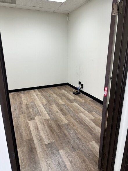 More Photos Of 5395 Industrial Dr, Huntington Beach Warehouse For Lease