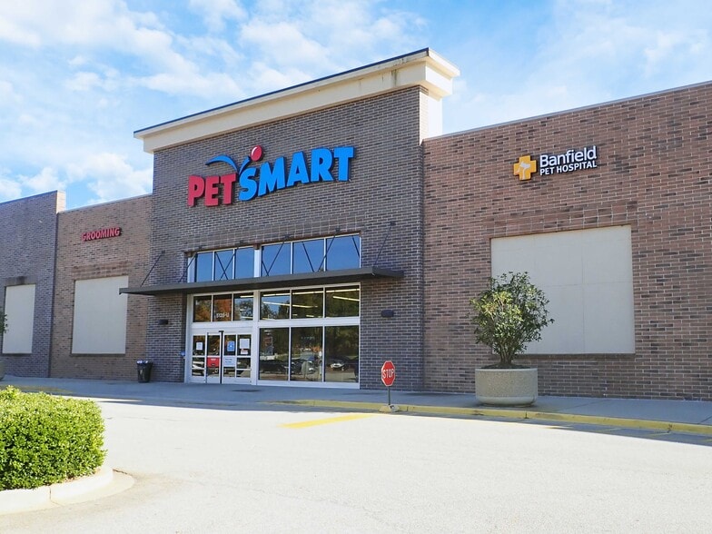 More Photos Of 5109-5141 Sunset Blvd, Lexington Unknown For Lease