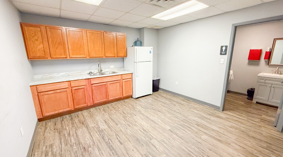 More Photos Of 3611 E State Highway 158, Midland Unknown For Lease