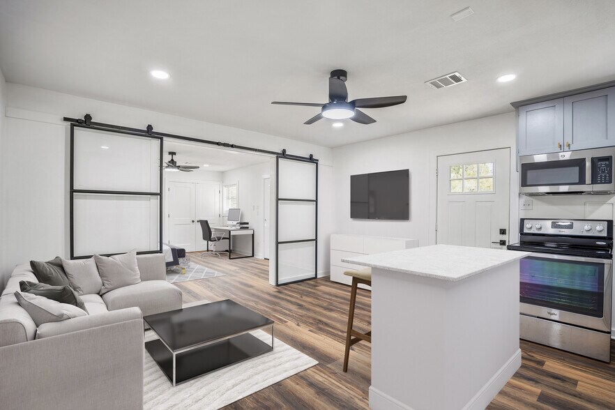 More Photos Of 907 E 27th St, Bryan Apartments For Sale