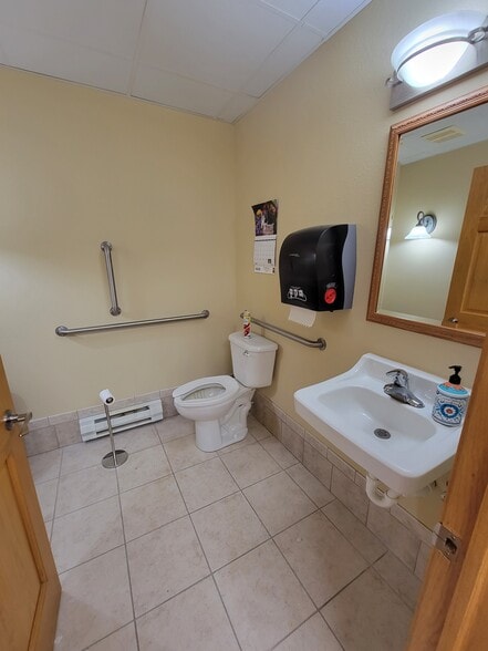 More Photos Of 14640 W Greenfield Ave, Brookfield Office Residential For Lease