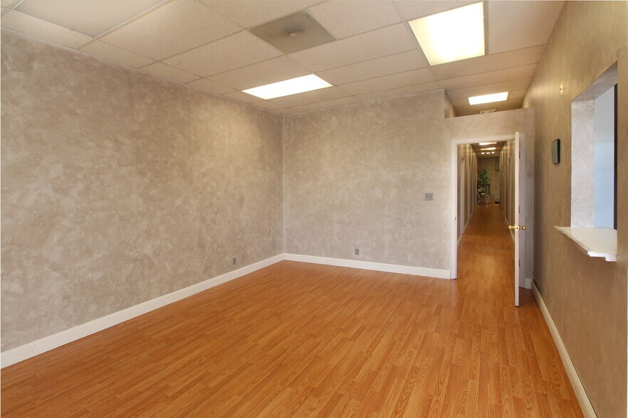 More Photos Of 5911-5921 Rutledge Pike, Knoxville Medical For Sale