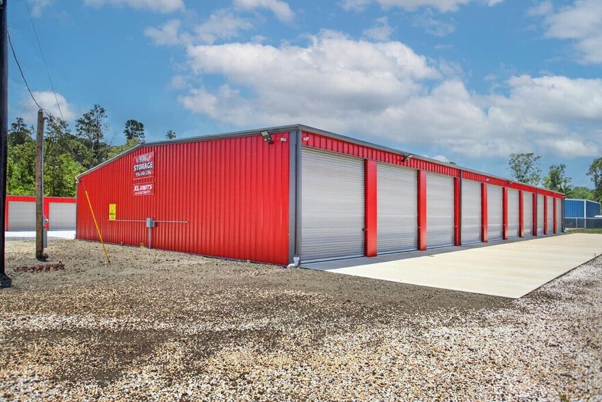 More Photos Of 277 Moses St, Zavalla Self Storage For Sale