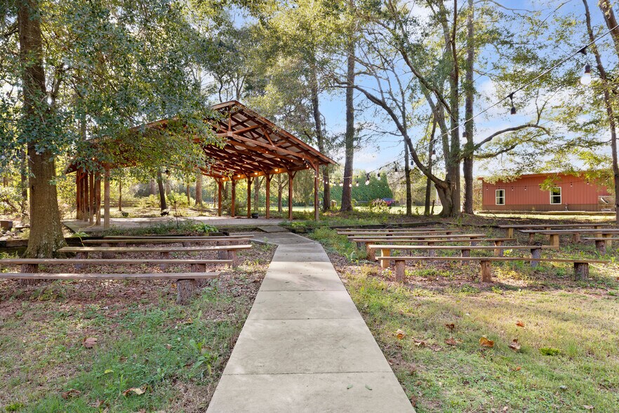 More Photos Of 80 S Sauty Rd, Guntersville Lodge Meeting Hall For Sale