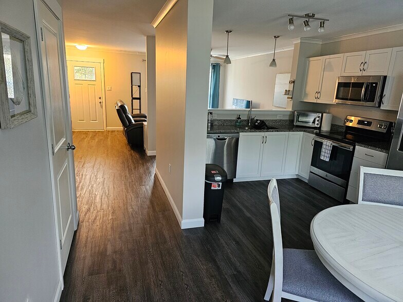 More Photos Of 2 Hunters Way, Trenton Apartments For Sale