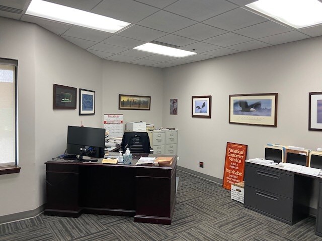 More Photos Of 250-252 Chaddick Dr, Wheeling Warehouse For Sale