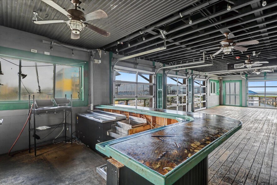 More Photos Of 113 S Beach Blvd, Bay Saint Louis Restaurant For Sale