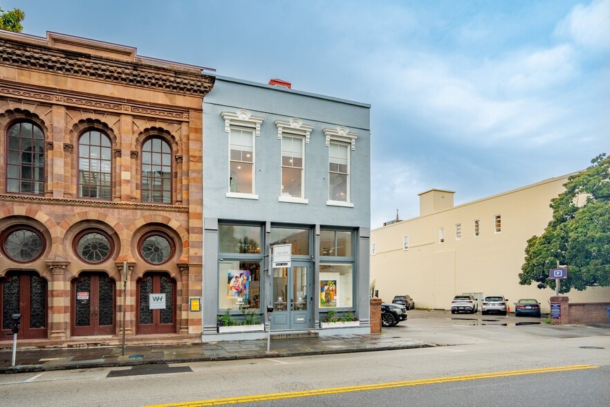 More Photos Of 143 E Bay St, Charleston Storefront Retail Office For Lease