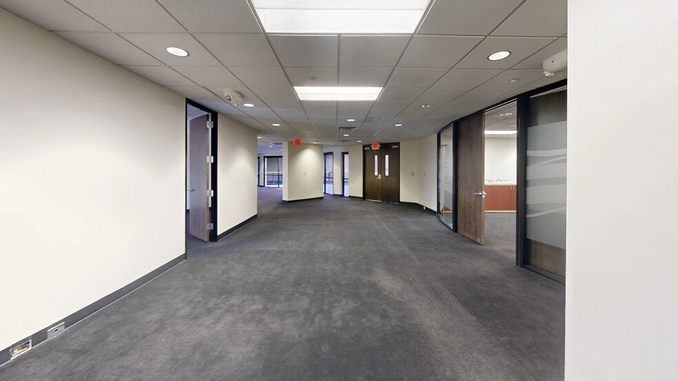 More Photos Of 30 Merchant St, Cincinnati Office For Lease