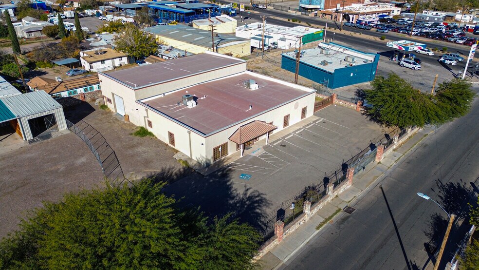 More Photos Of 107 S Ascarate St, El Paso Flex For Sale