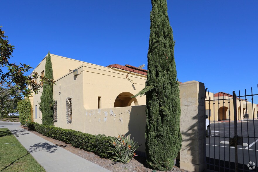 More Photos Of 2820 Historic Decatur Rd, San Diego Unknown For Lease