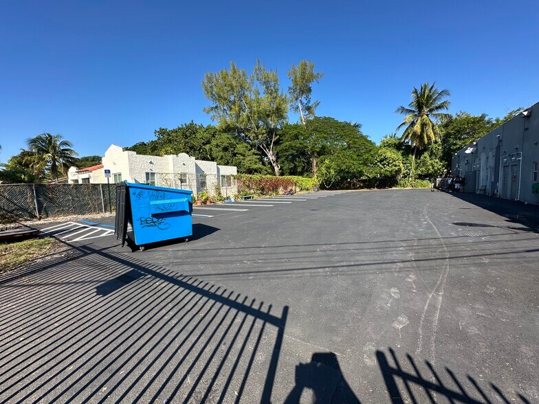 More Photos Of 4300-4316 NW 7th Ave, Miami Freestanding For Lease