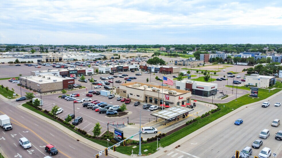 More Photos Of 4101 W 41st St, Sioux Falls Storefront For Lease