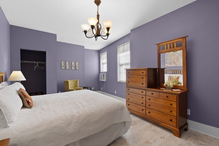 More Photos Of 108 Cumberland St E, Cowan Specialty For Sale