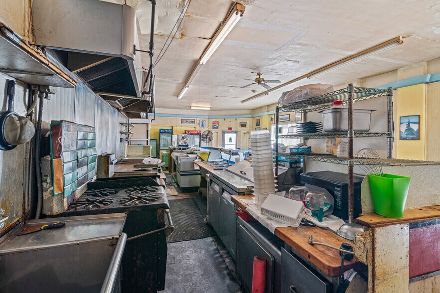 More Photos Of 4201 Huntington Ave, Newport News Flex For Sale