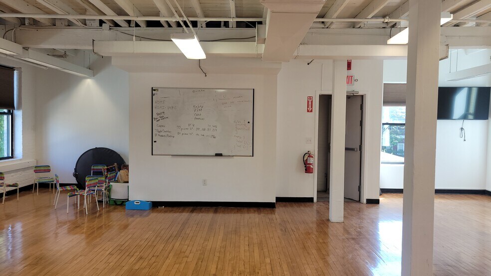 More Photos Of 90 Hamilton St, Cambridge Office For Sale