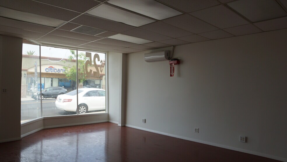 More Photos Of 1850-1854 Hillhurst Ave, Los Angeles Restaurant For Lease