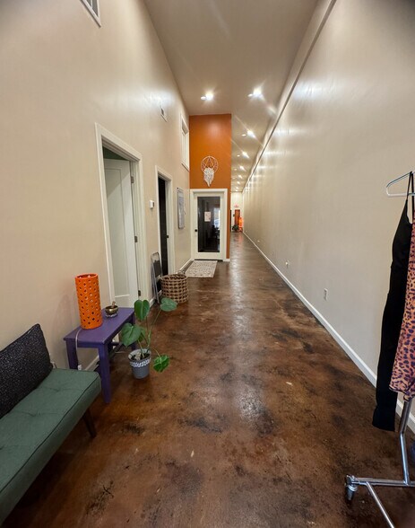 More Photos Of 1152 Commerce Ave, Longview Freestanding For Sale