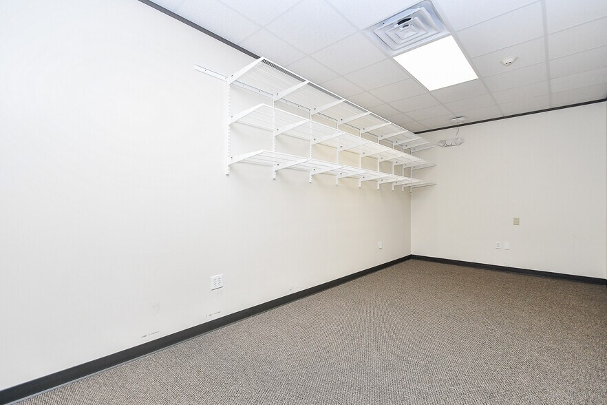More Photos Of 15366 Park Row, Houston Office For Sale