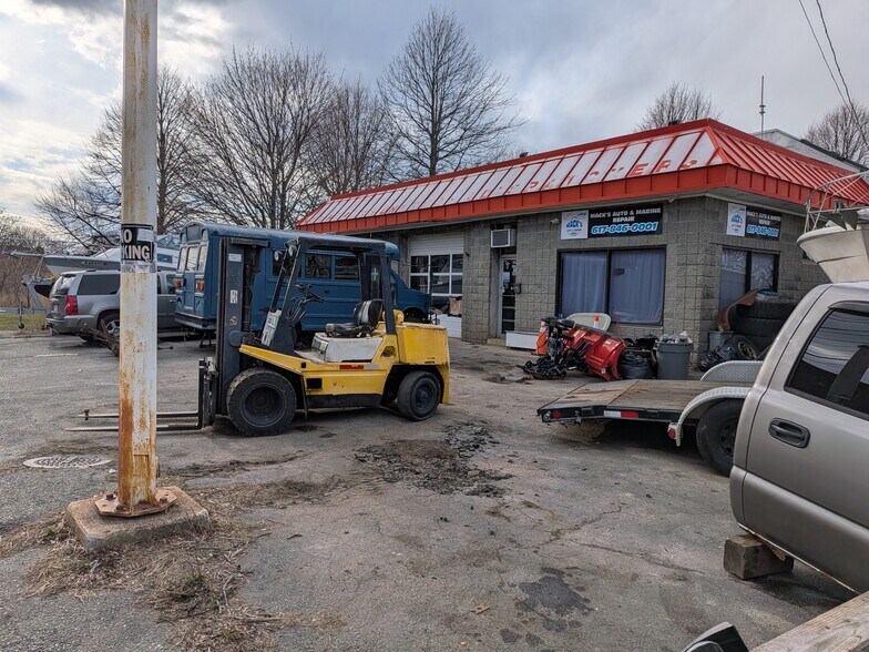 Primary Photo Of 250 Washington Ave, Winthrop Auto Repair For Sale
