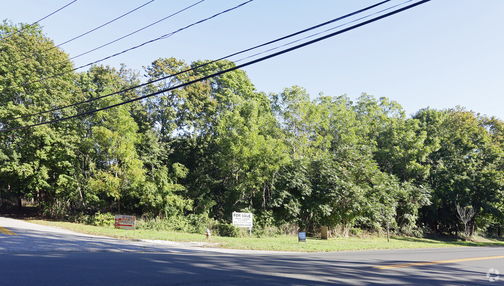 Primary Photo Of 374 Main Rd, Riverhead Land For Sale