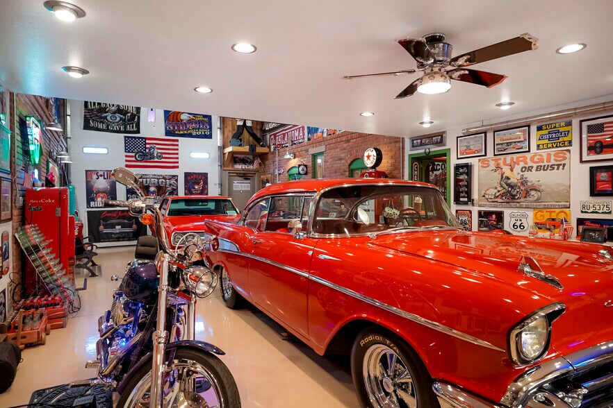 More Photos Of 9181 Commerce Center Cir, Highlands Ranch Self Storage For Sale