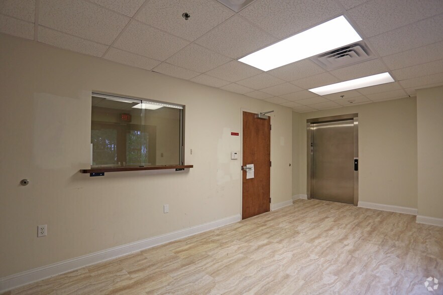 More Photos Of 1610 W International Speedway Blvd, Daytona Beach Medical For Sale