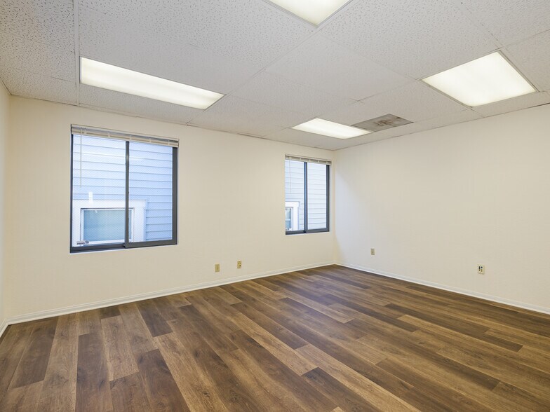 More Photos Of 302 W Grand Ave, El Segundo Office For Lease